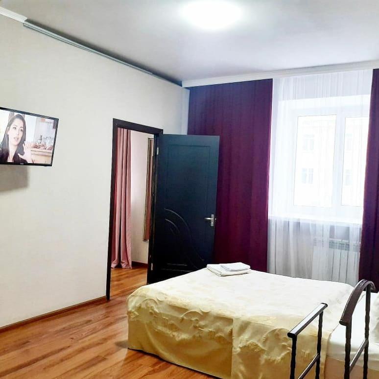 City Hotel Uszty-Kamenogorszk Kültér fotó