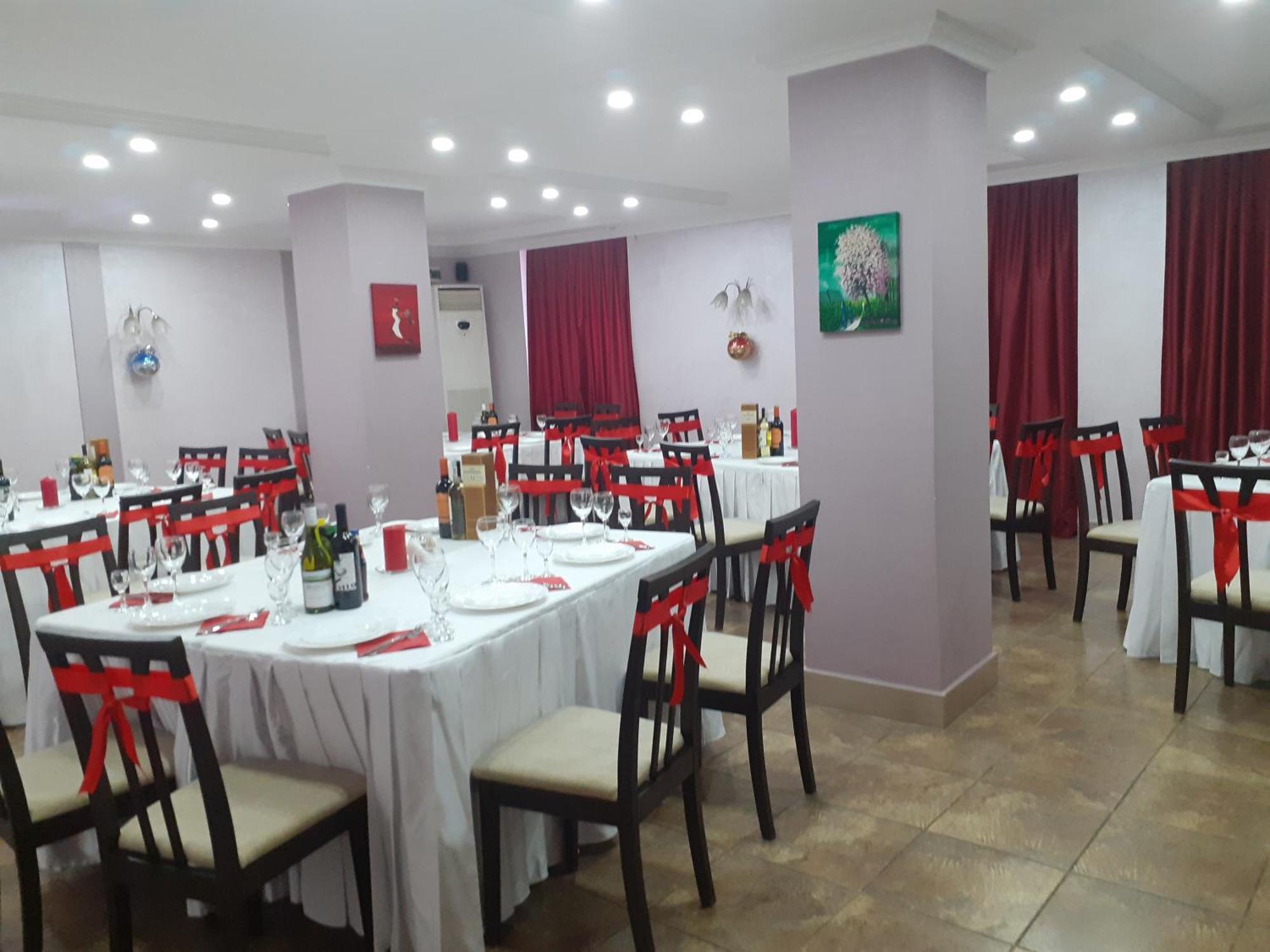 City Hotel Uszty-Kamenogorszk Kültér fotó
